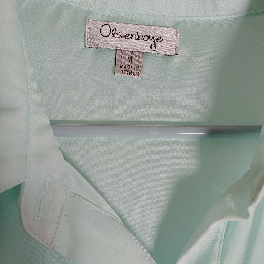 Mint color top, size medium